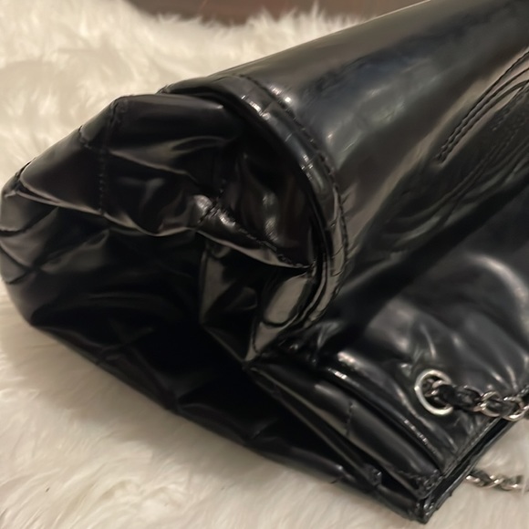 [SOLD] CHANEL Vinyl Lipstick Accordion Bag - Picture 15 of 17